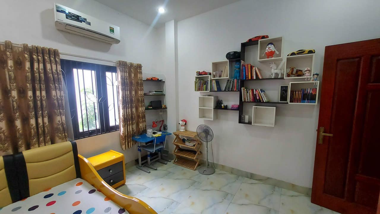 Bán Nhà 3 Tầng Đầu Gềnh Hà Khánh A,P.Cao Xanh. DT:75m2,MT:5m