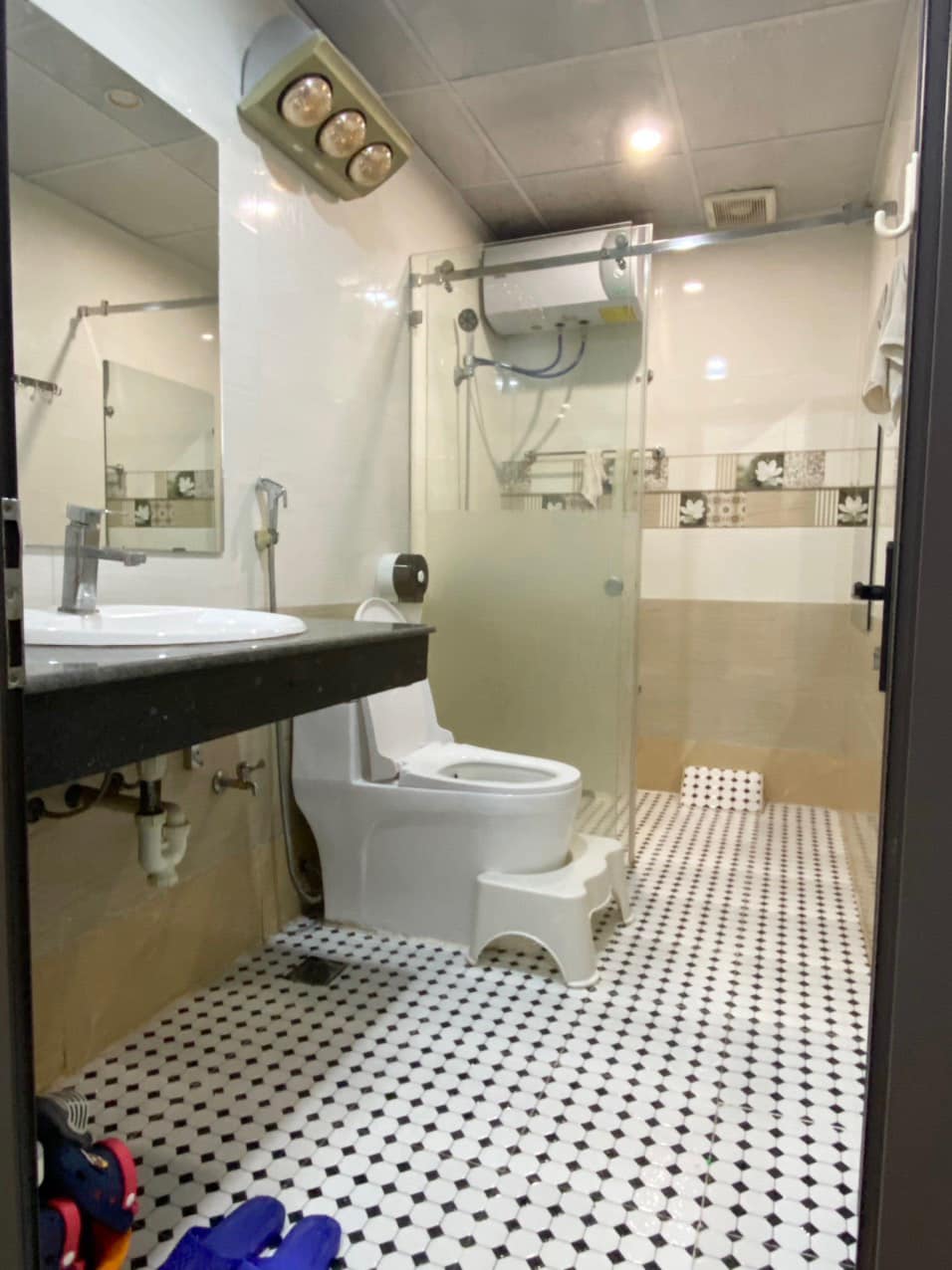 Bán nhà Mặt Đường Chính Vựng đâng,P.Yết Kiêu. DT:82.5m2,MT:5.5m !!!