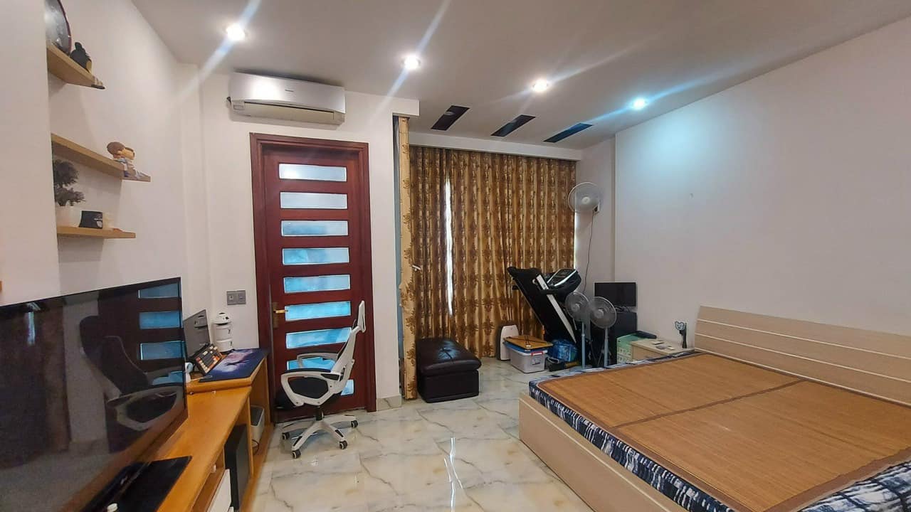 Bán Nhà 3 Tầng Đầu Gềnh Hà Khánh A,P.Cao Xanh. DT:75m2,MT:5m