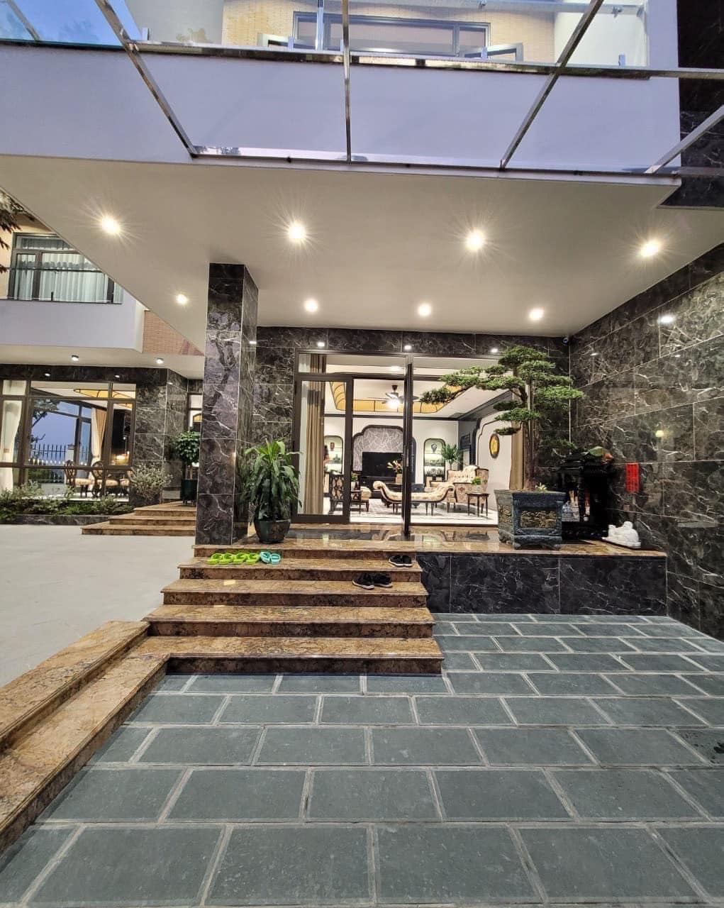 Bán Biệt Thự 3 Tầng Siêu Đẹp Khu Yết Kiêu,Hạ Long. DT:300m2 Cực Phẩm !!!