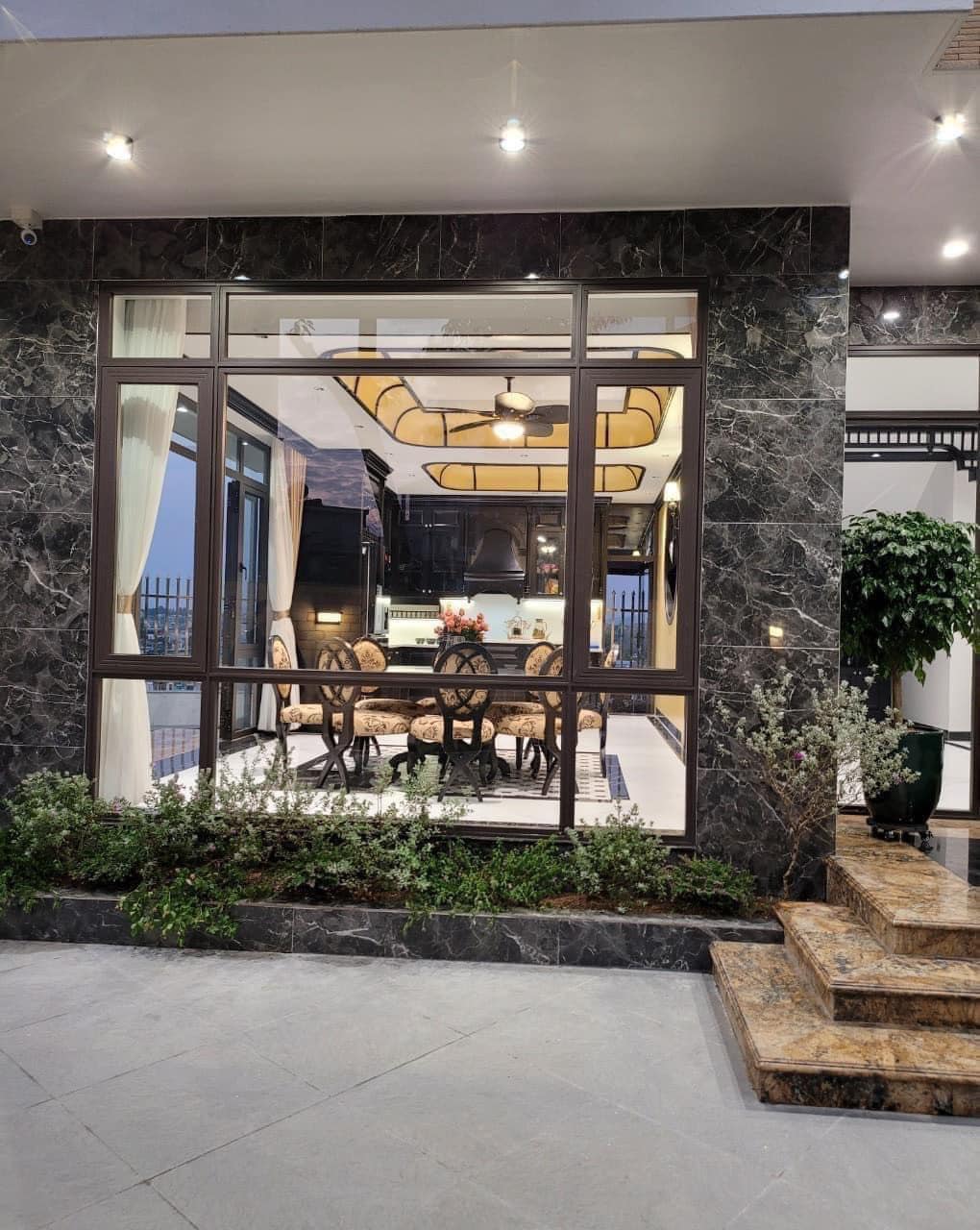 Bán Biệt Thự 3 Tầng Siêu Đẹp Khu Yết Kiêu,Hạ Long. DT:300m2 Cực Phẩm !!!