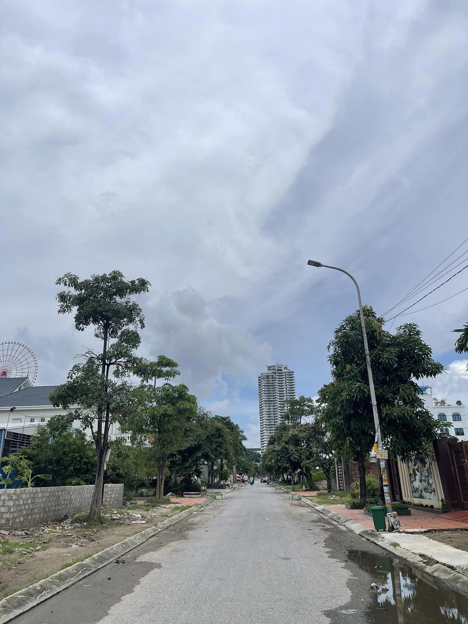 Bán Lô Biệt Thự A5 KĐT Vựng Đâng,P.Yết Kiêu. DT:300m2,MT:12m.H:Đông Nam
