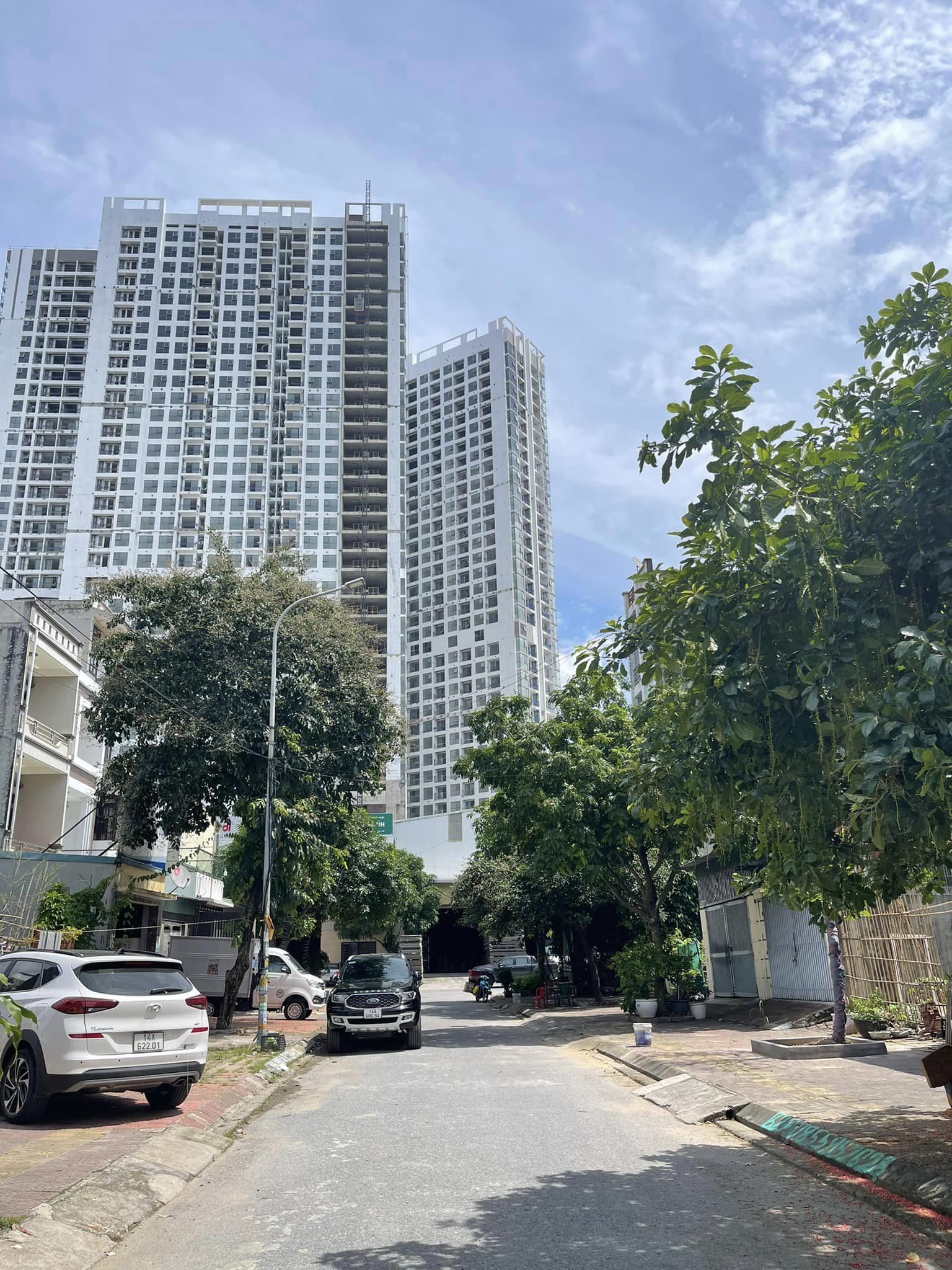 Bán B27 Cao Xanh,Hà Khánh A. DT:108m2,MT:4m Giá Hạt Rẻ !!!