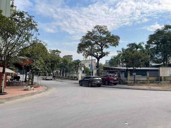Bán Lô B4-7 KĐT Vựng Đâng,P.Yết Kiêu. DT:82.5m2,MT:5.5m.H:TN !!!