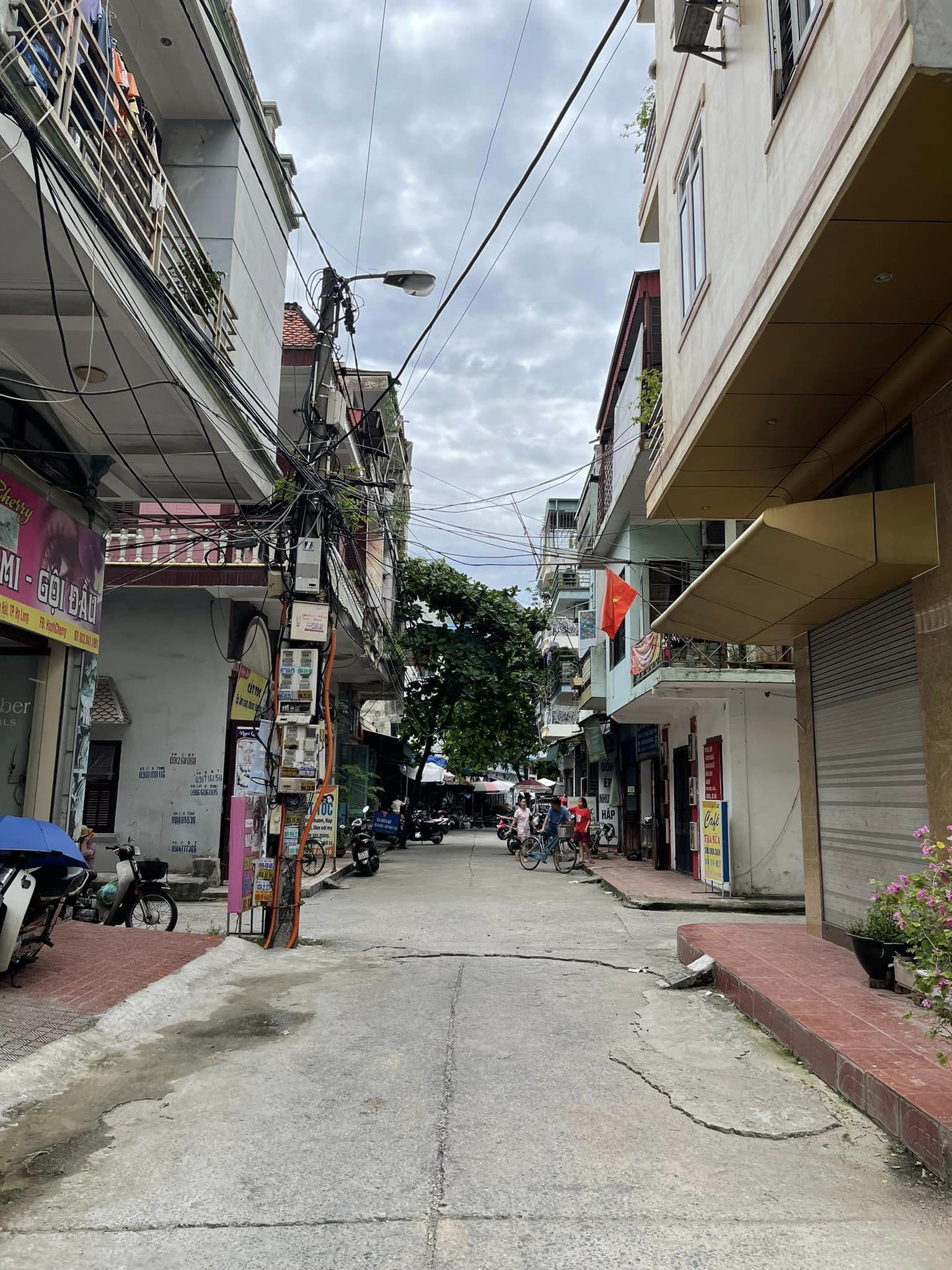 Bán đất Ngõ 3 Phố Hải Long,Cột 2.DT:85.4m2,MT:6.1m.H:Đông Bắc