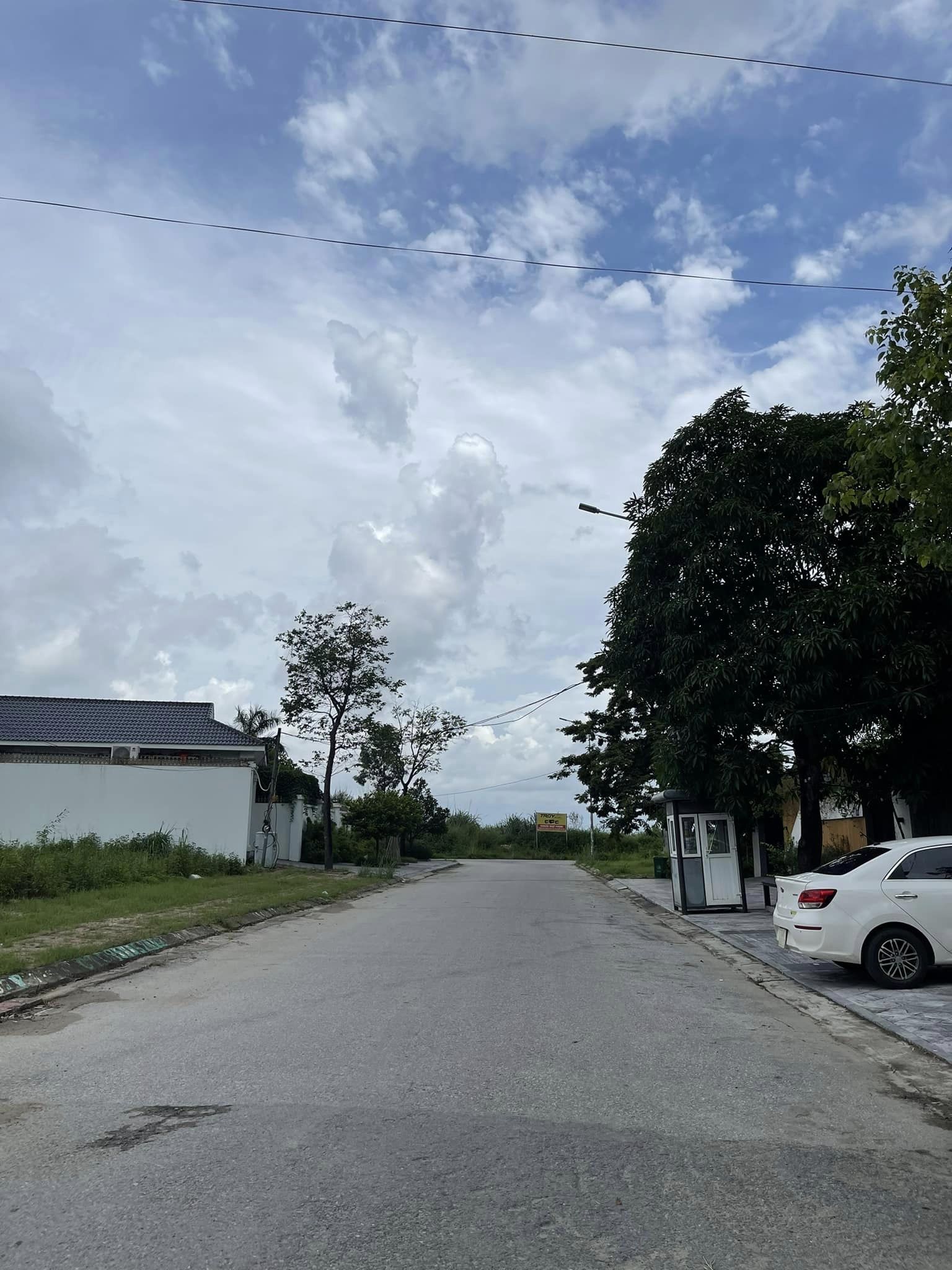 Bán Ô Góc khu Rẻ Quạt,Vựng Đâng. DT:136m2 Siêu Đẹp !!!