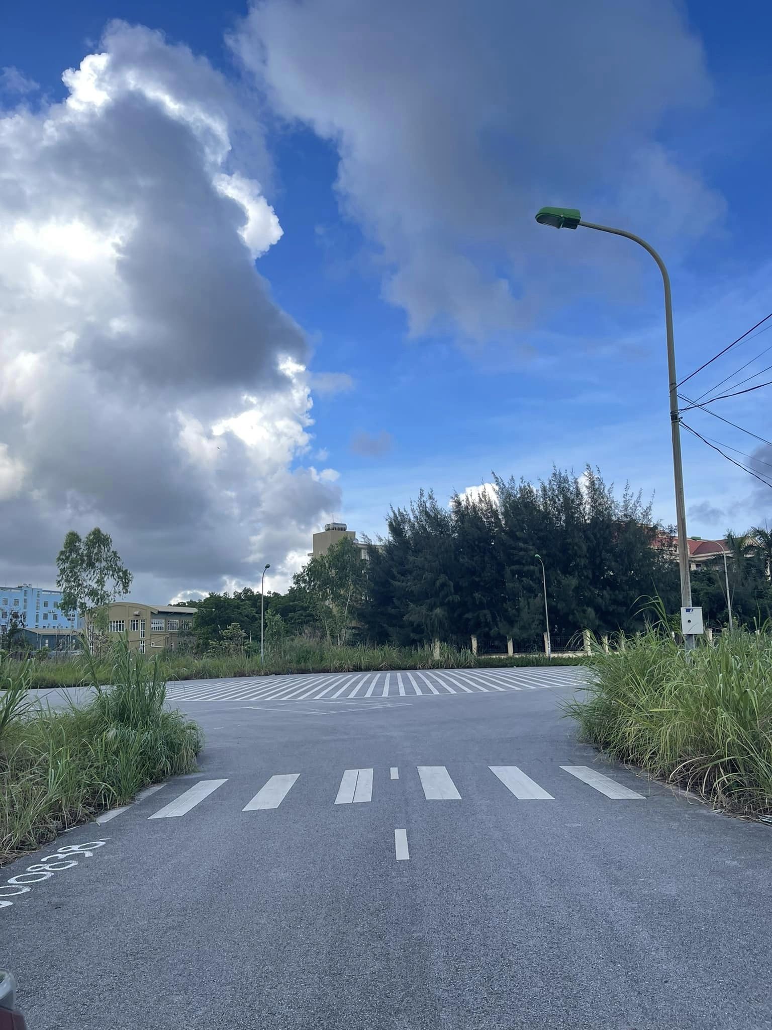 Bán Lô B1-28 KĐT Cao Xanh,Hà Khánh B. DT:225m2,MT:9m Siêu Hiếm !!!