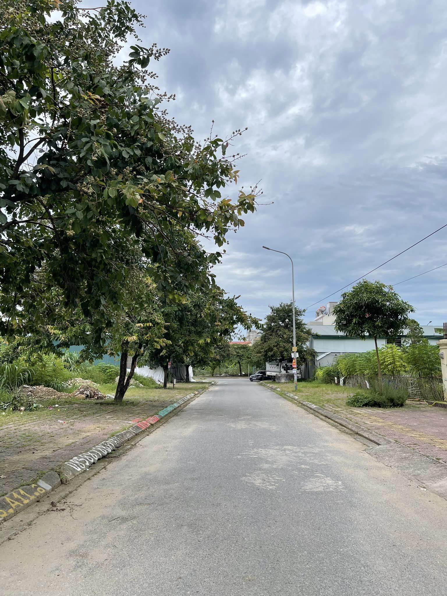 Bán Đất Biệt Thự Hà Khánh A,P.Cao Xanh. DT:375m2,MT:15m. H:Tây Bắc