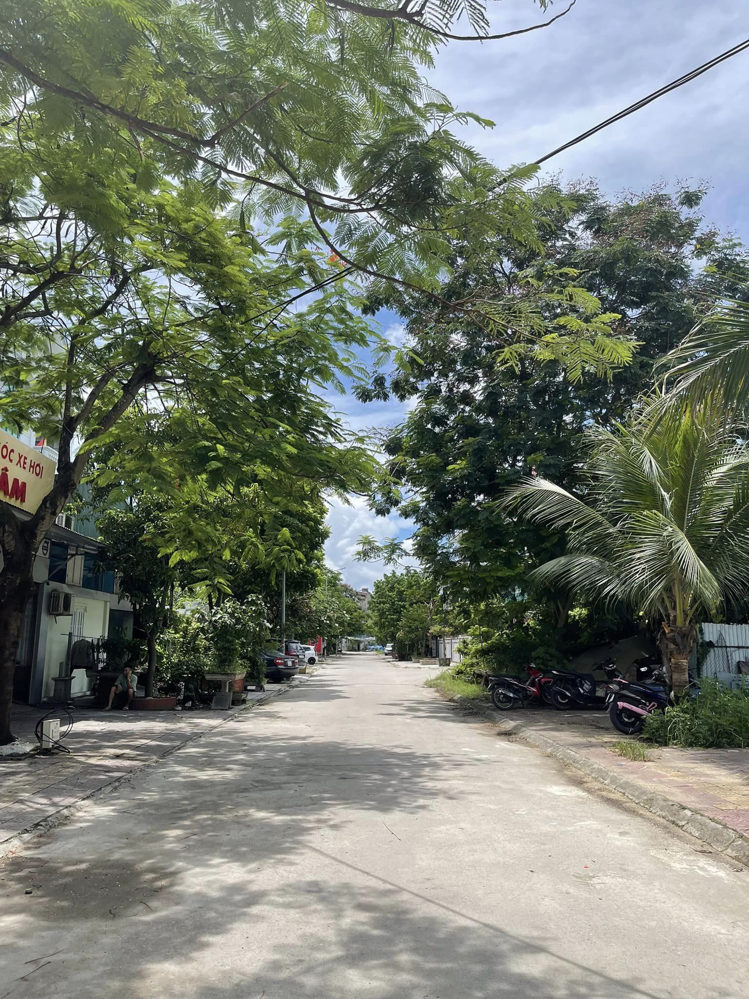 Bán Lô C2-18 KĐT Cao Xanh,Hà Khánh A. DT:200m2,MT:8m.H:TN