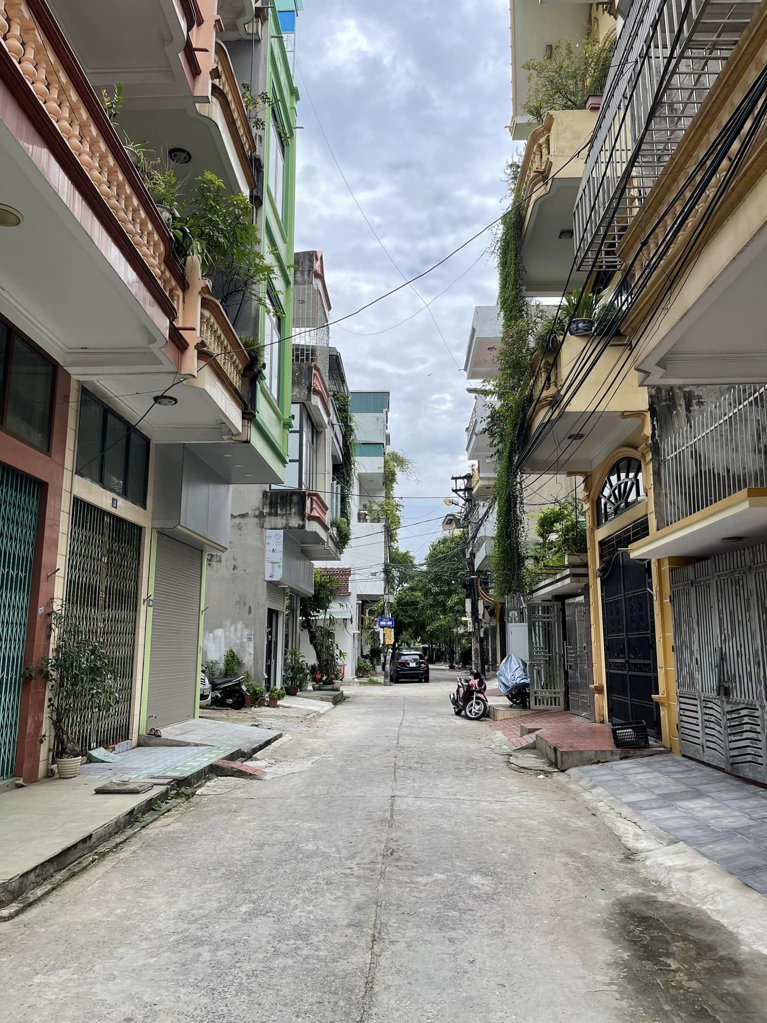 Bán đất Ngõ 3 Phố Hải Long,Cột 2.DT:85.4m2,MT:6.1m.H:Đông Bắc