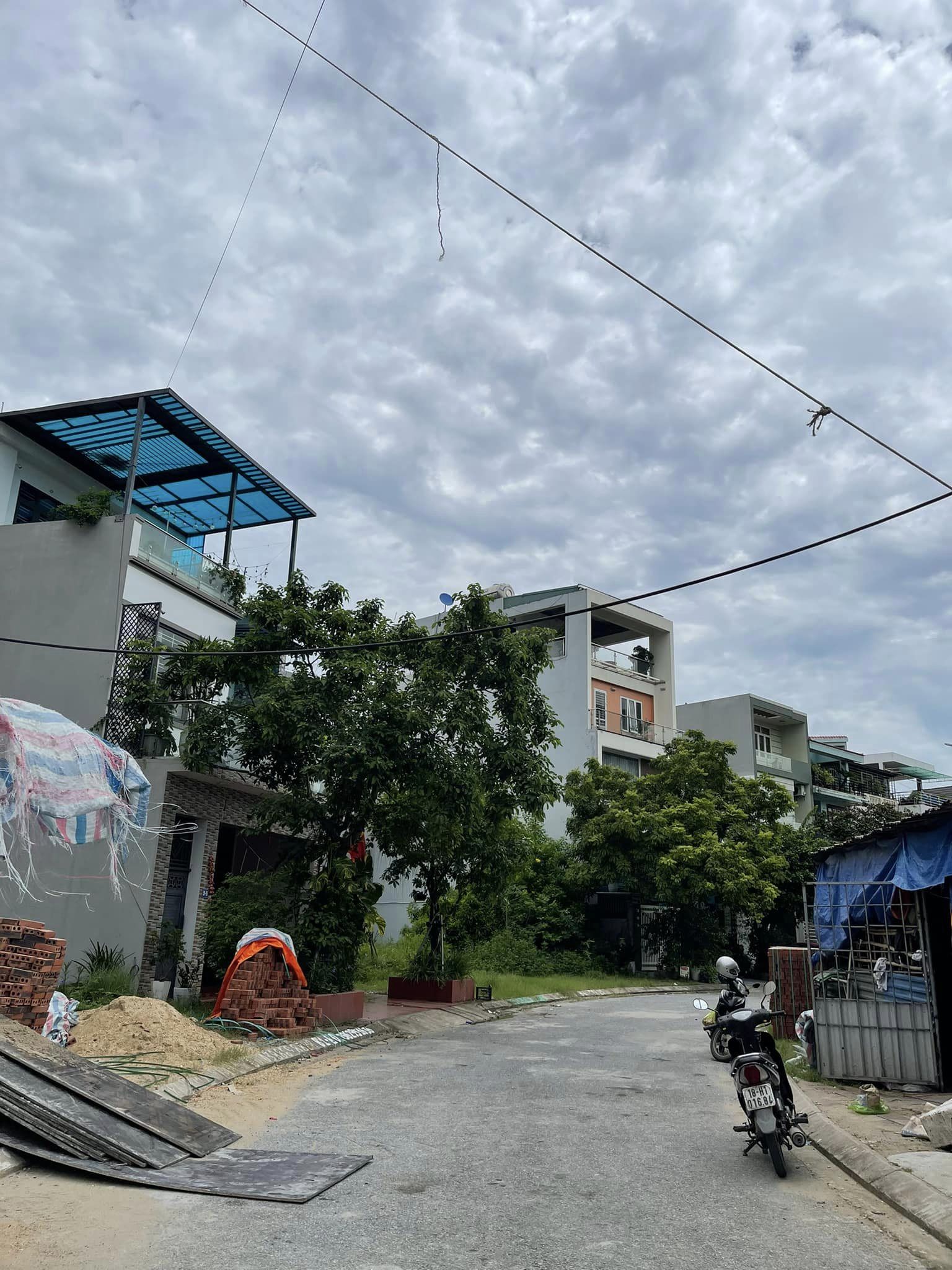 Bán Đất Khu Rẻ Quạt,Vựng Đâng,P.Yết Kiêu. DT:103m2,MT:6m Đẹp !!!