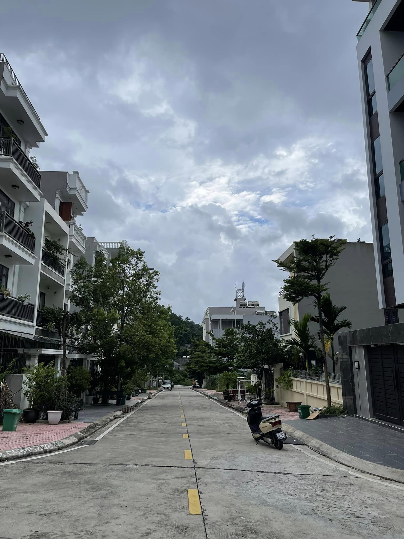 Bán Ô Góc Đồi Ngân Hàng,Cột 2. DT:131.5m2,MT:8m.Hướng Biển !!!