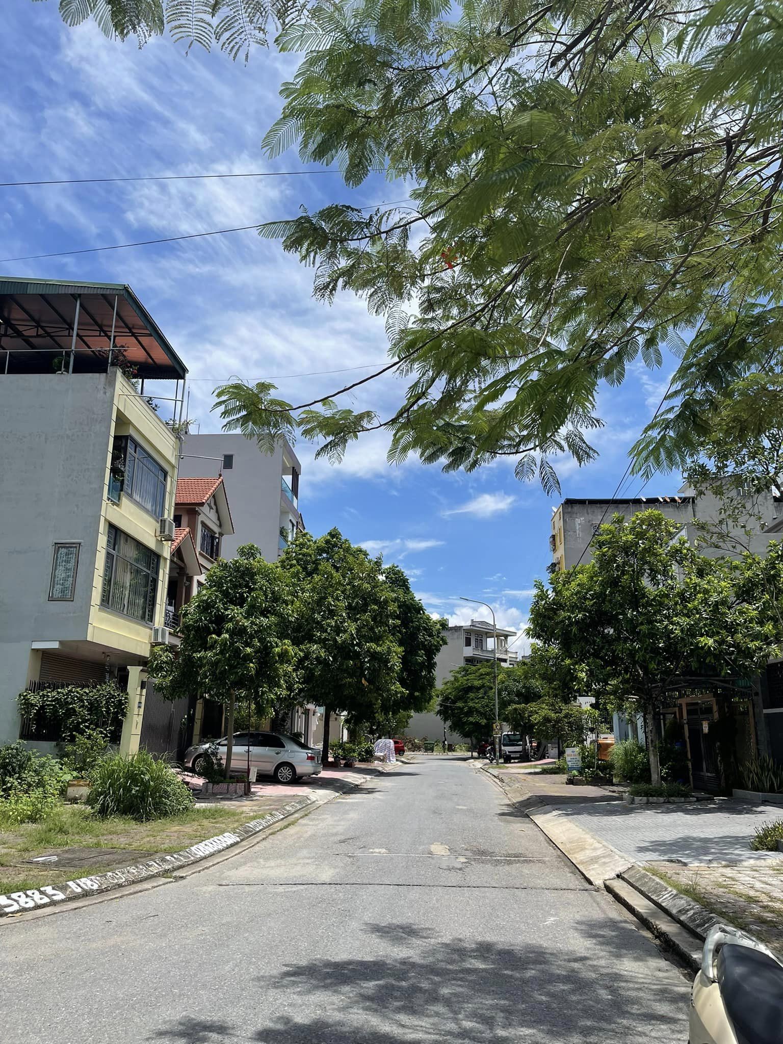 Bán Lô B18-18 Ô Góc KĐT Cao Xanh,Hà Khánh A.DT:175.5m2,MT:12m !!!
