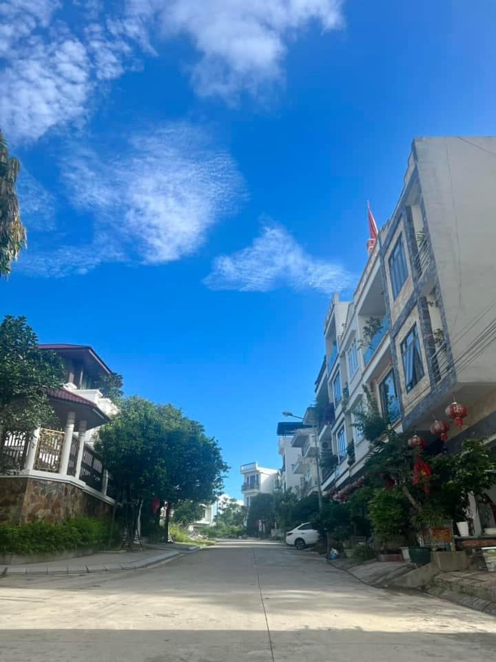 Bán Đất Biệt Thự Đồi Sato,P.Cao Xanh. DT:266.5m2,MT:15m Siêu Đẹp