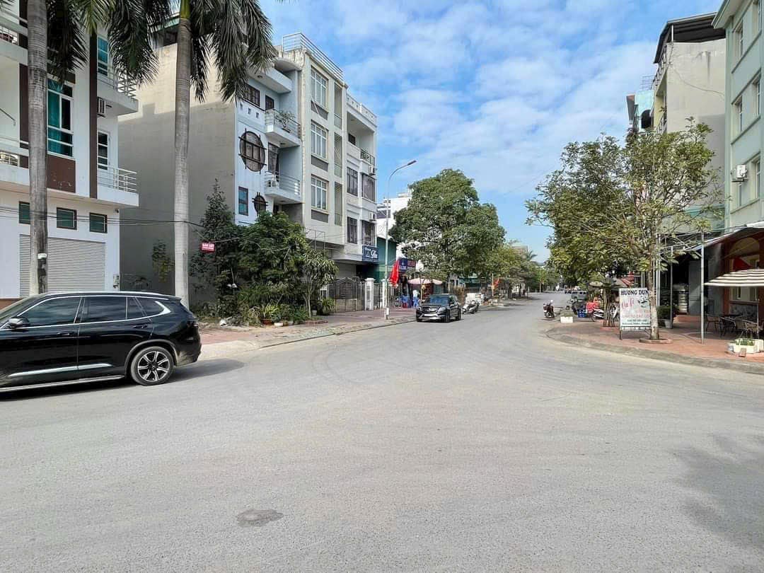 Bán Lô B4-7 KĐT Vựng Đâng,P.Yết Kiêu. DT:82.5m2,MT:5.5m.H:TN !!!