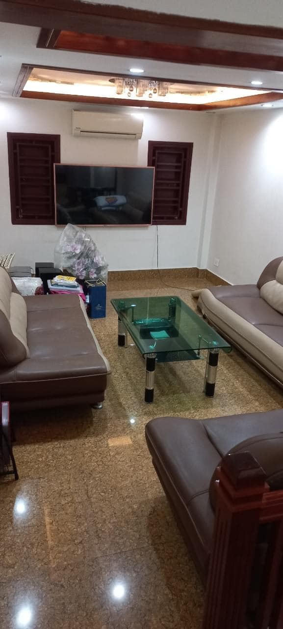 Bán nhà 4 Tầng Gần Vincom,P.Hồng Gai. DT:43m2 Kinh doanh siêu tốt !!!