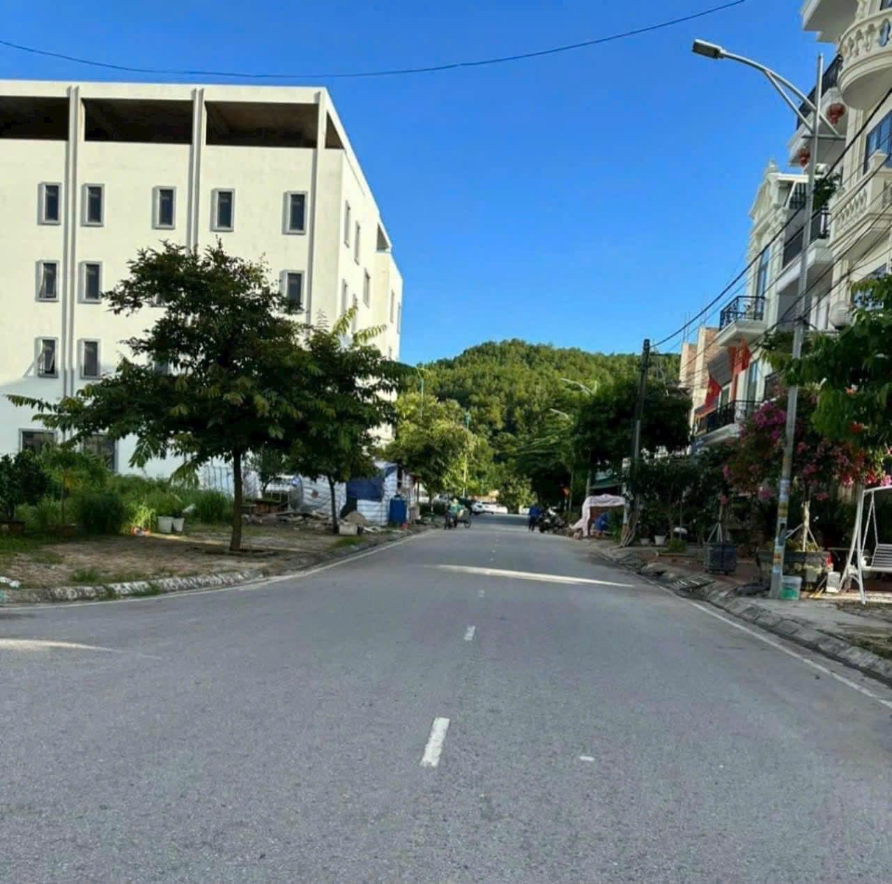Bán L13 KĐT Nam Ga,Hạ Long.DT:110m2,MT:5.5m.H:Bắc Siêu Đẹp !!!