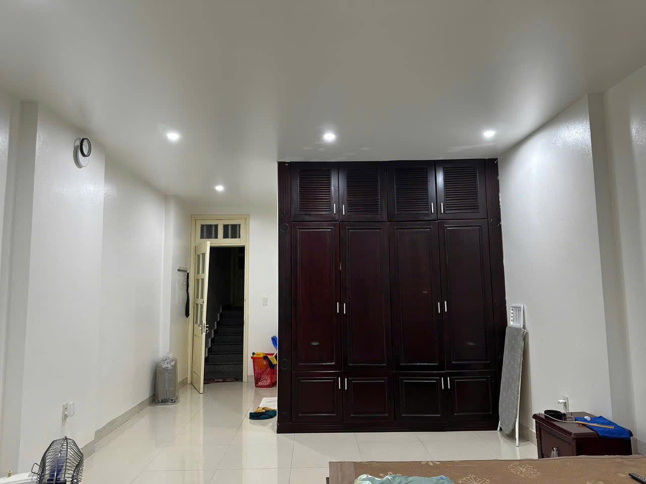 Bán nhà 3 Tầng KTX Xưởng Gỗ,Yết Kiêu. DT:67.5m2,MT:4,5m.H:ĐB !!!