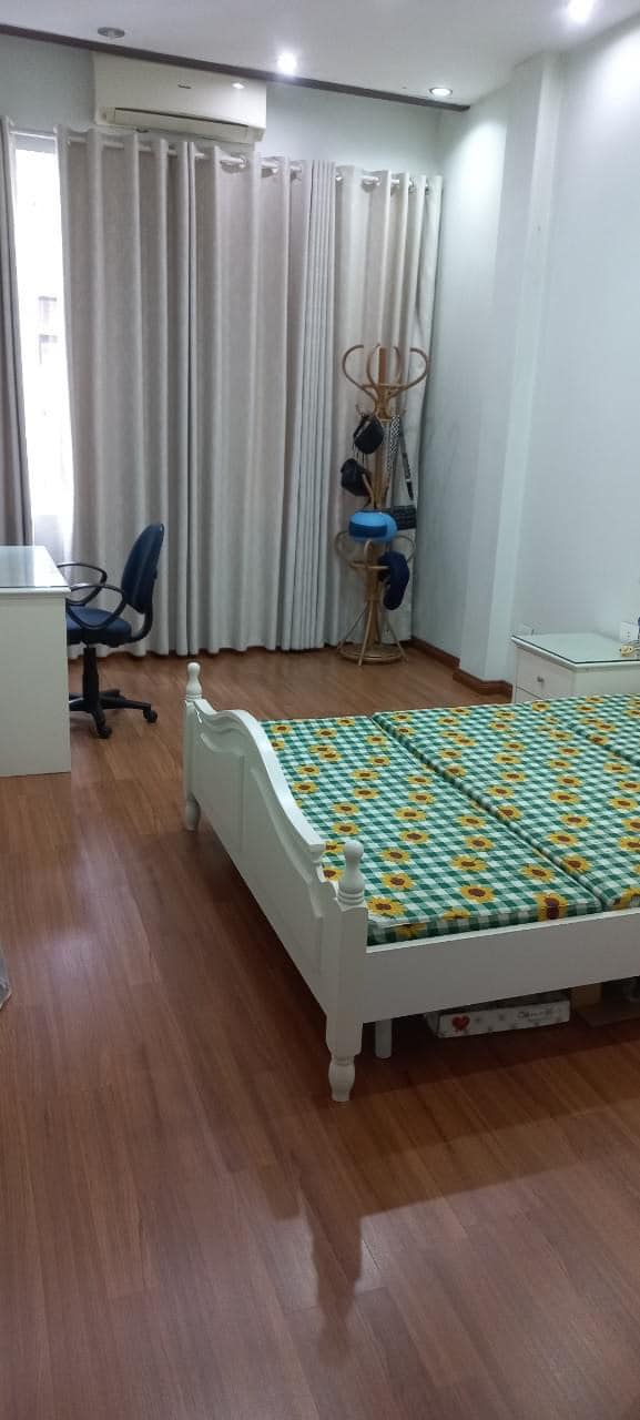 Bán nhà 4 Tầng Gần Vincom,P.Hồng Gai. DT:43m2 Kinh doanh siêu tốt !!!