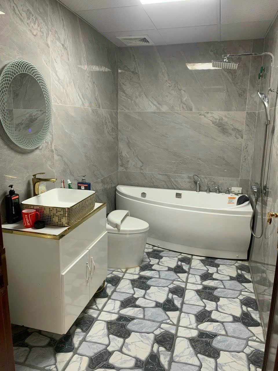 Bán nhà 6 Tầng Khu vực Bãi Muối,Gần chợ Núi Xẻ. DT:83m2 !!!