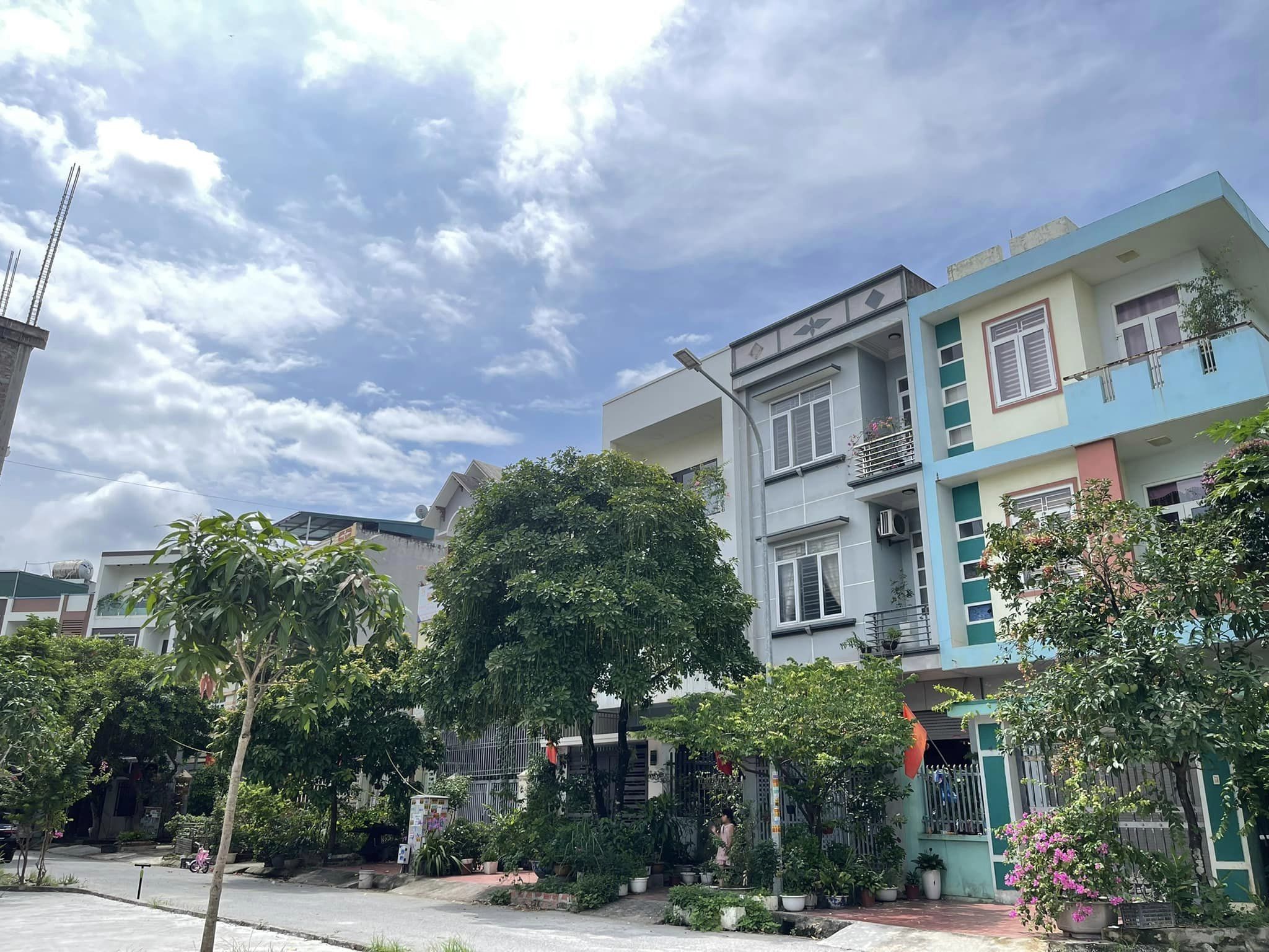 Bán Đất KĐT Bãi Muối,P.Cao Thắng. DT :75m2,MT:5m.H:Tây Bắc