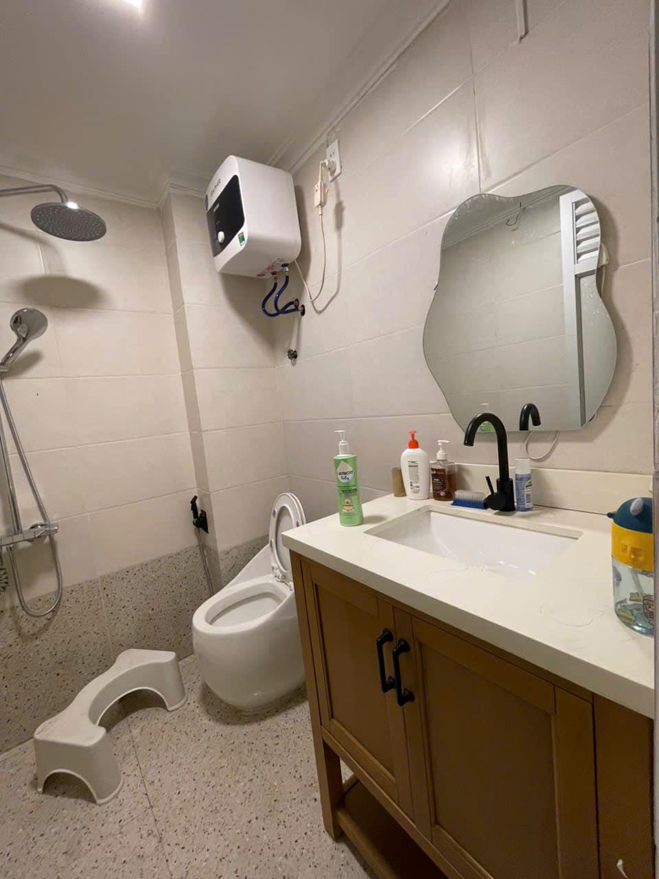 Bán Nhà 3 Tầng Cột 2 Gần Hồ Cô Tiên,P.Hồng Hải. DT:57.6m2,MT:3.5m !!!