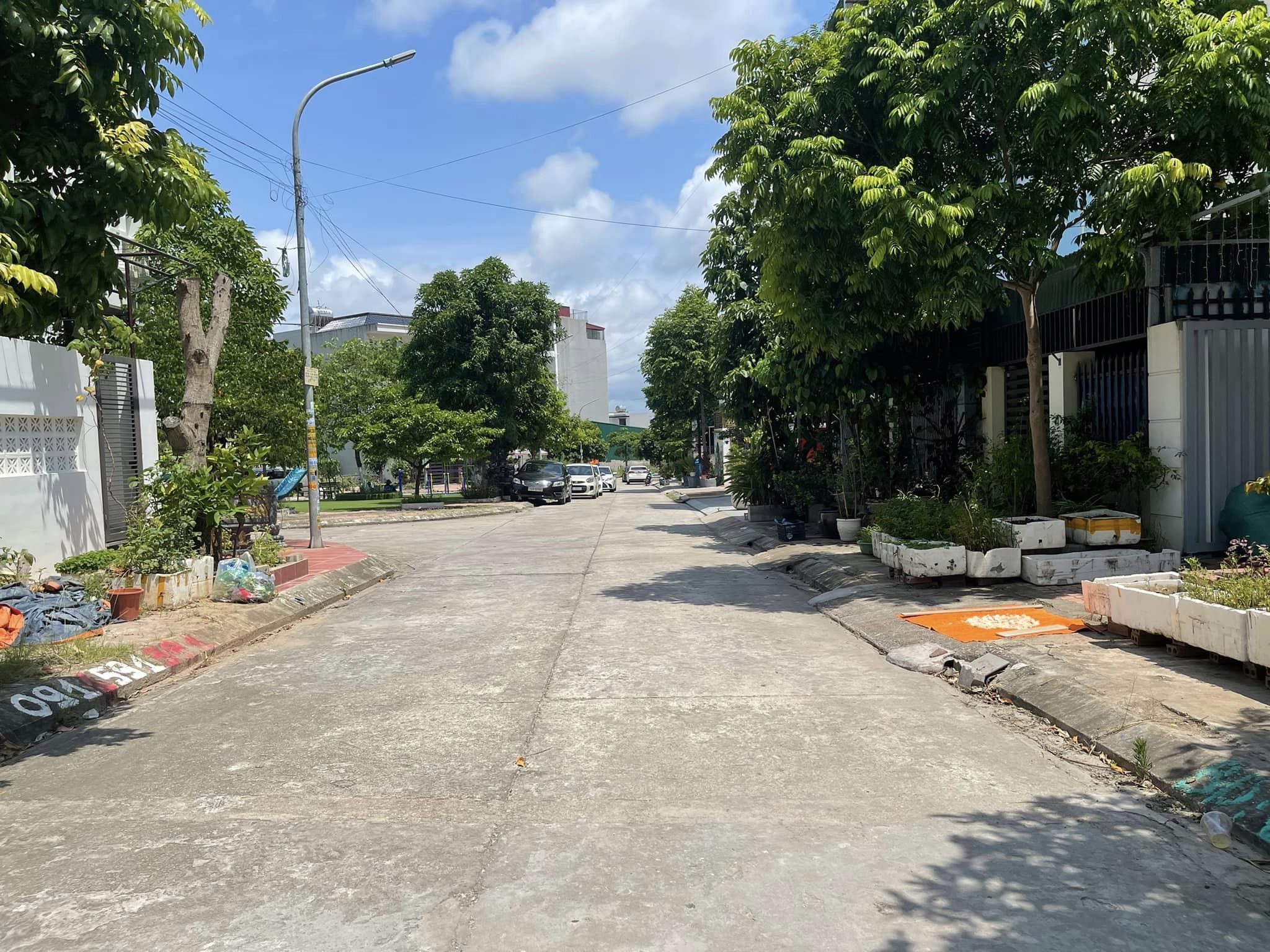 Bán Lô B28 KĐT Đồi Mắm Tôm,P.Trần Hưng Đạo. DT:90m2,MT:4.7m !!!
