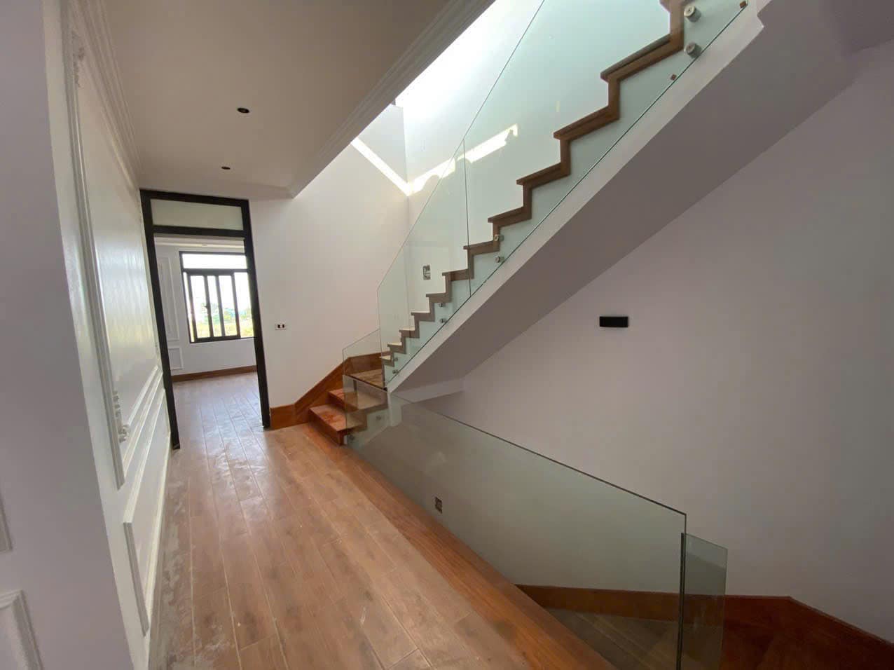 Bán Nhà 4 Tầng 1 Tum Khu TĐC Cao Xanh A. DT:60m2,MT:5m.H:Đông Bắc !!!