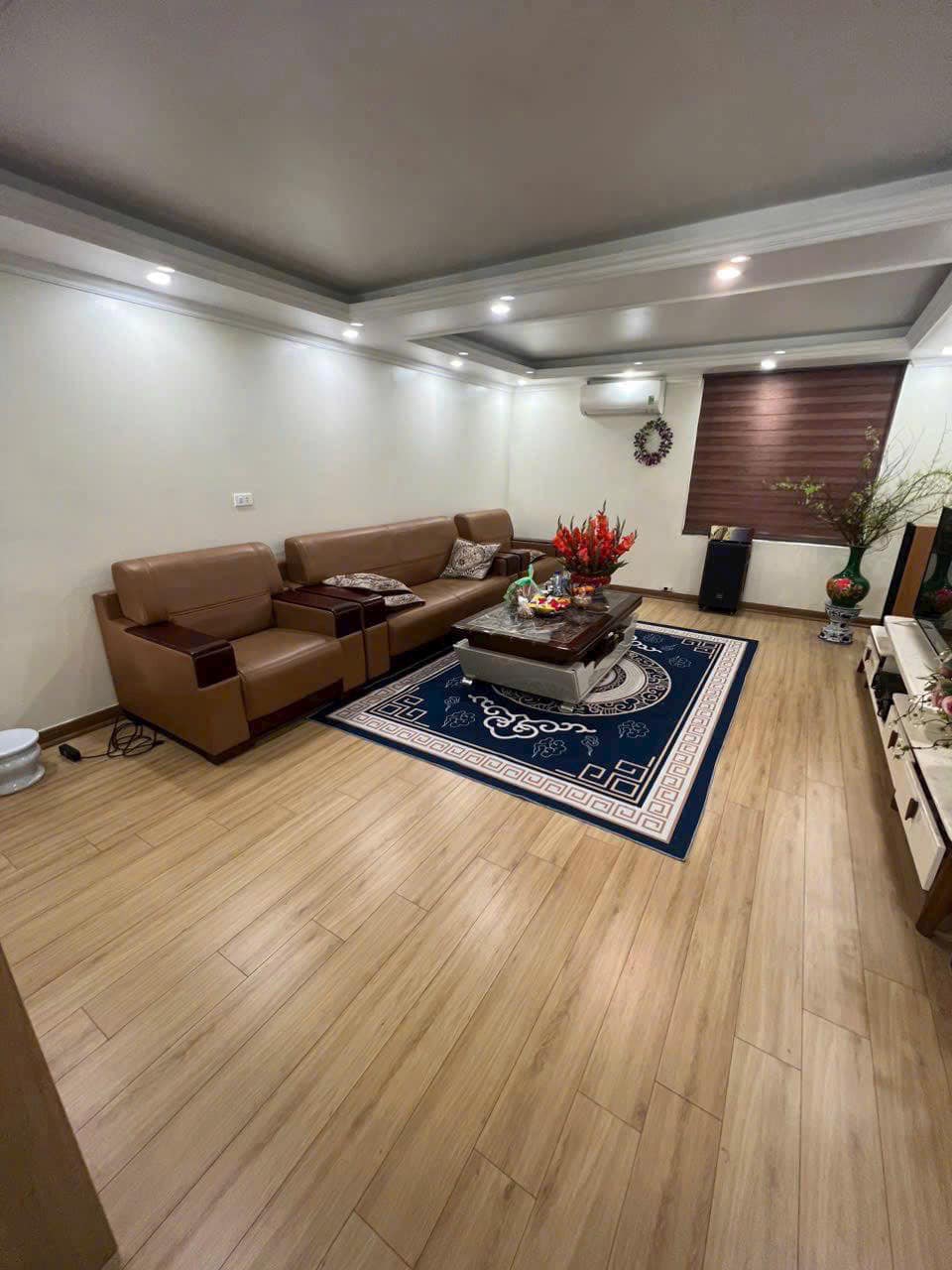 Bán Nhà 3 Tầng Sau Tiệm Bánh Dung Anh,Cao Xanh. DT:63m2,MT:4.2m !!!