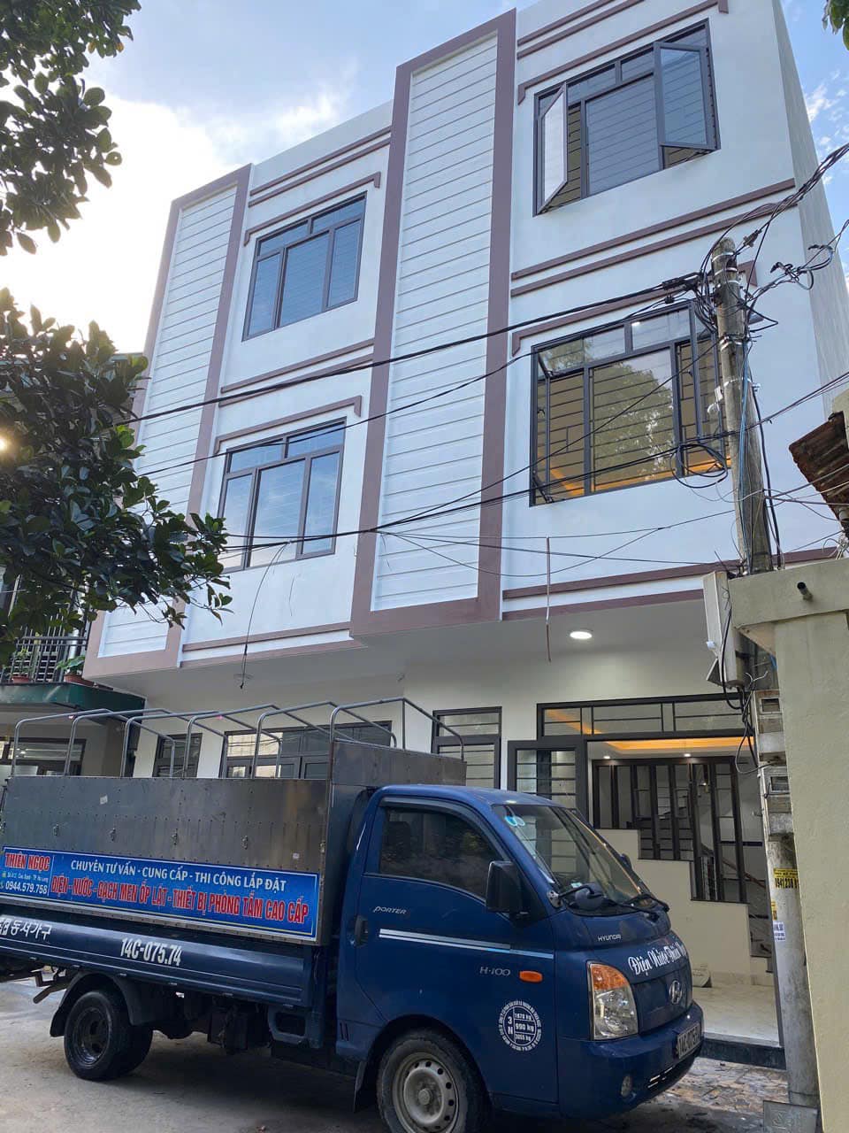 Bán Nhà 3 Tầng Ngõ 20 Cao Xanh. DT:55m2,MT:4.5m.Oto Đỗ Cửa Giá Rẻ !!!
