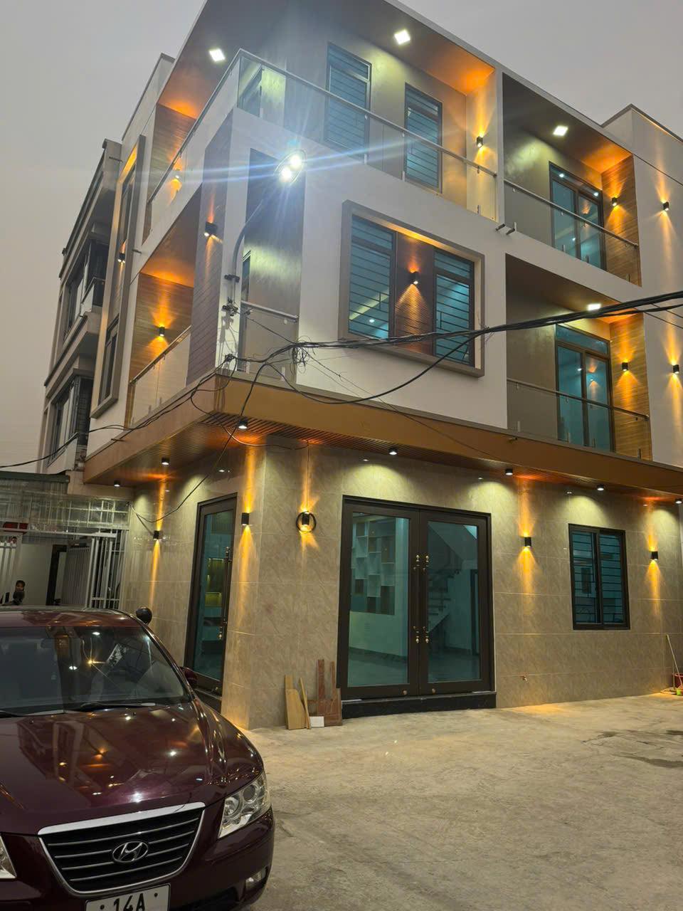 Bán Nhà 3 Tầng Ô Góc Khu Làng Công An,P.Hà Khánh. DT:55m2,MT:6.1m !!!