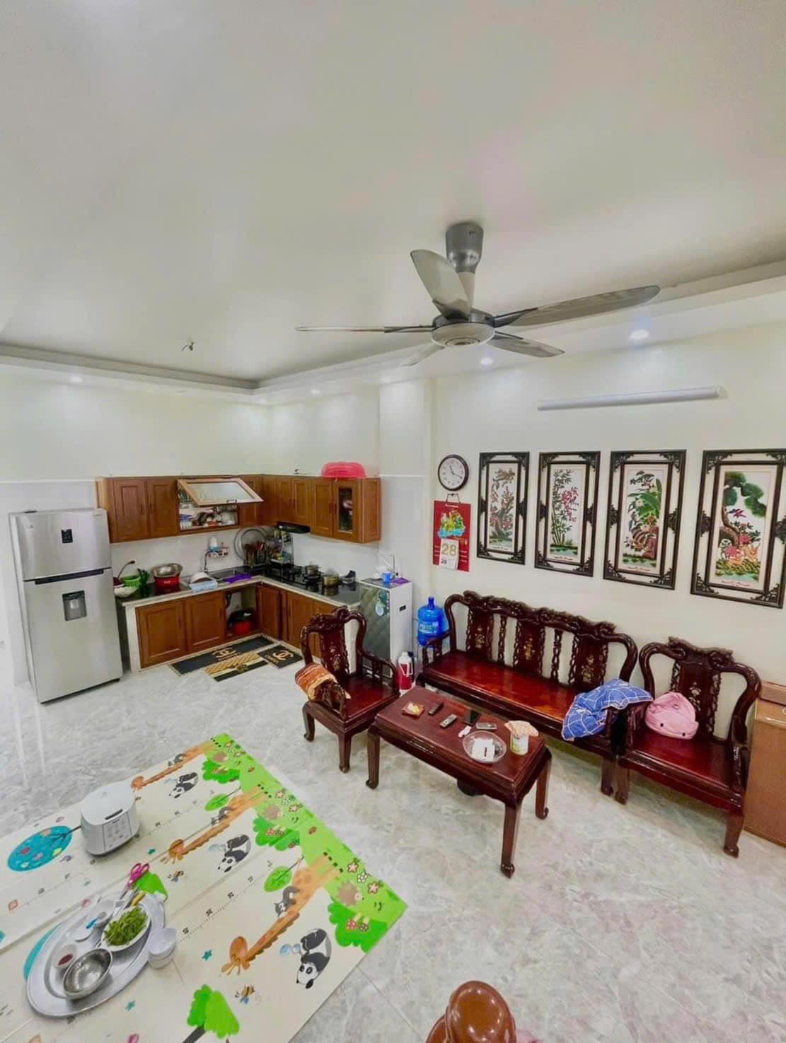 Bán Nhà 3 Tầng Ngõ 33 Cao Xanh Oto Đỗ Cửa. DT:50m2,MT:4.5m !!!