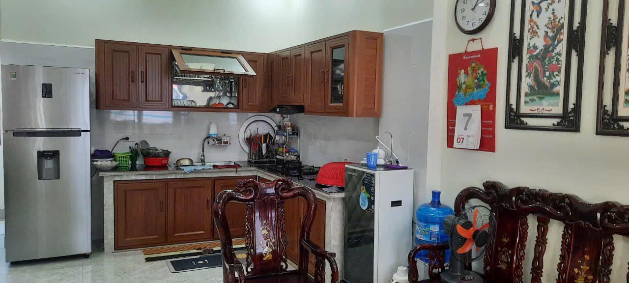 Bán Nhà 3 Tầng Ngõ 33 Cao Xanh Oto Đỗ Cửa. DT:50m2,MT:4.5m !!!