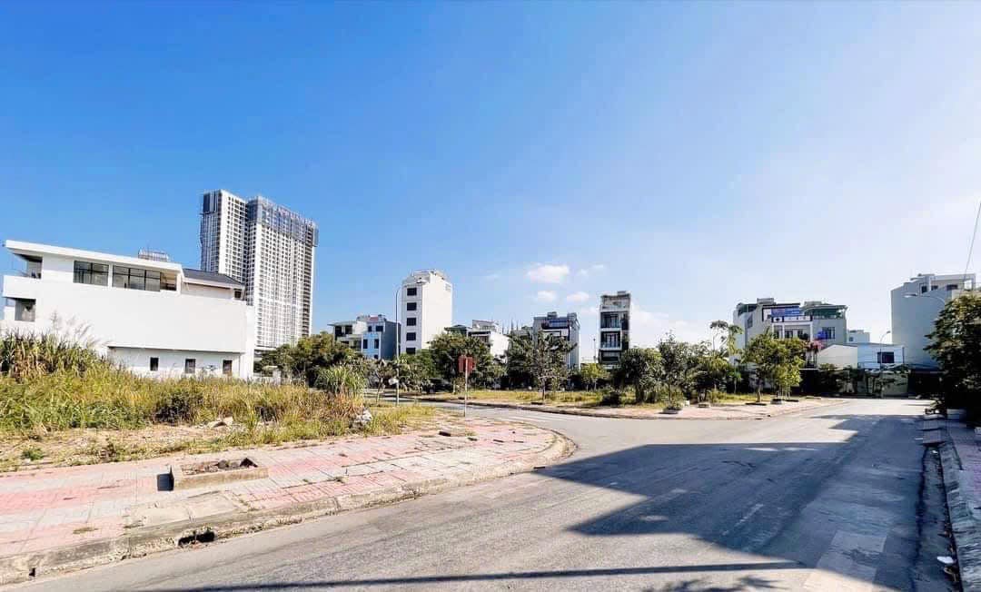 Bán Đất Đầu Gềnh Hà Khánh A,P.Cao Xanh. DT:75m2,MT:5m.H:ĐB !!!