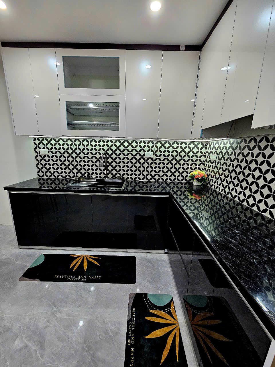 Bán Nhà 4.5 Tầng Mặt Đường Cao Thắng. DT:48m2,MT:3.5m Gần Chợ Núi Xẻ !!!