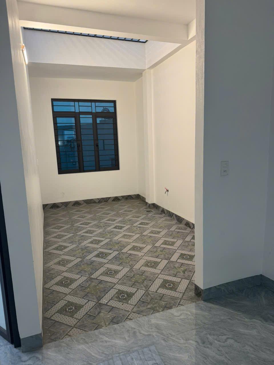 Bán Nhà 3 Tầng Ô Góc Khu Làng Công An,P.Hà Khánh. DT:55m2,MT:6.1m !!!