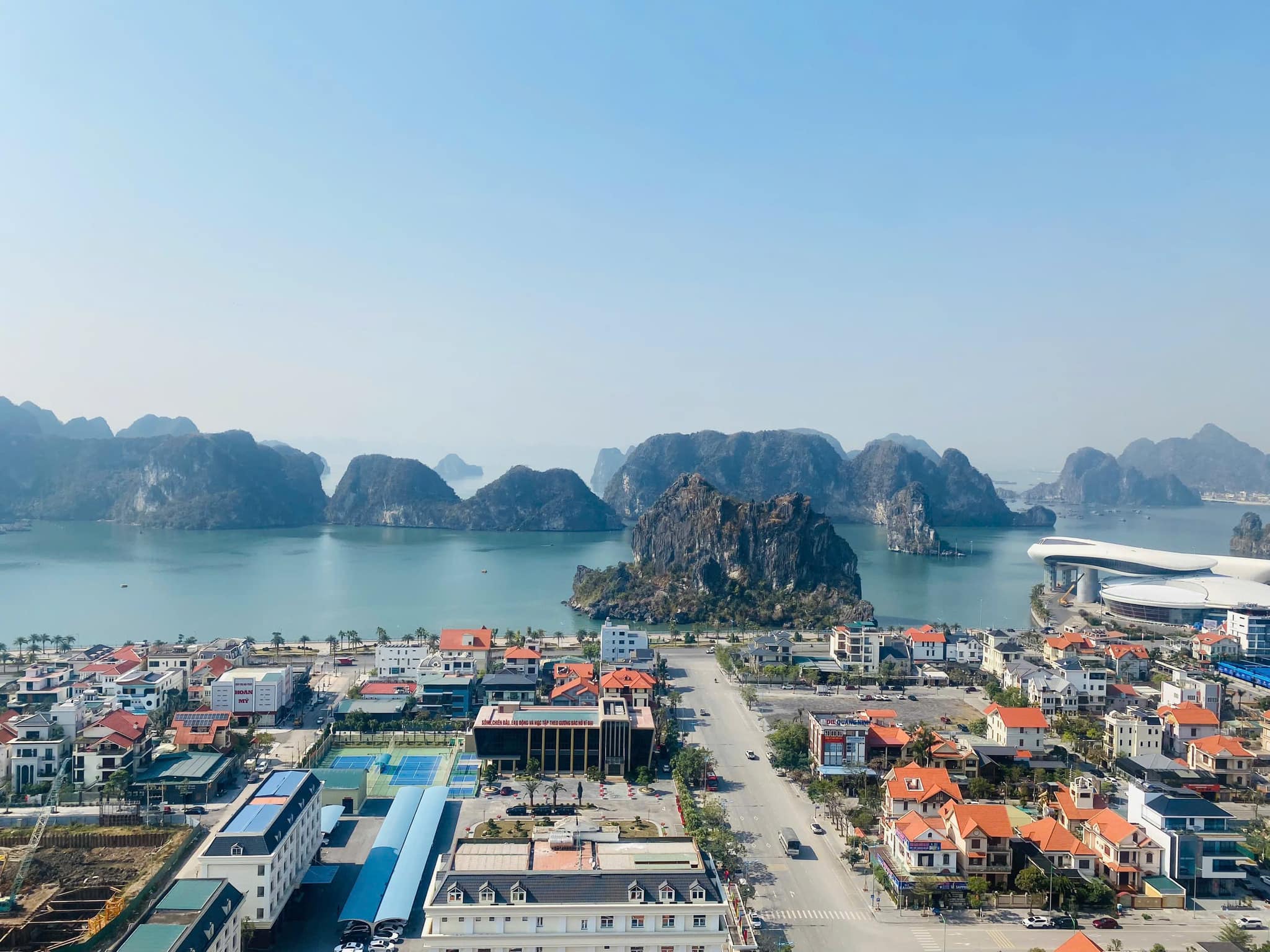 Bán Chung Cư Đông Bắc 2 Ngủ Tầng Cao. DT:58m2 VIEW BIỂN !!!
