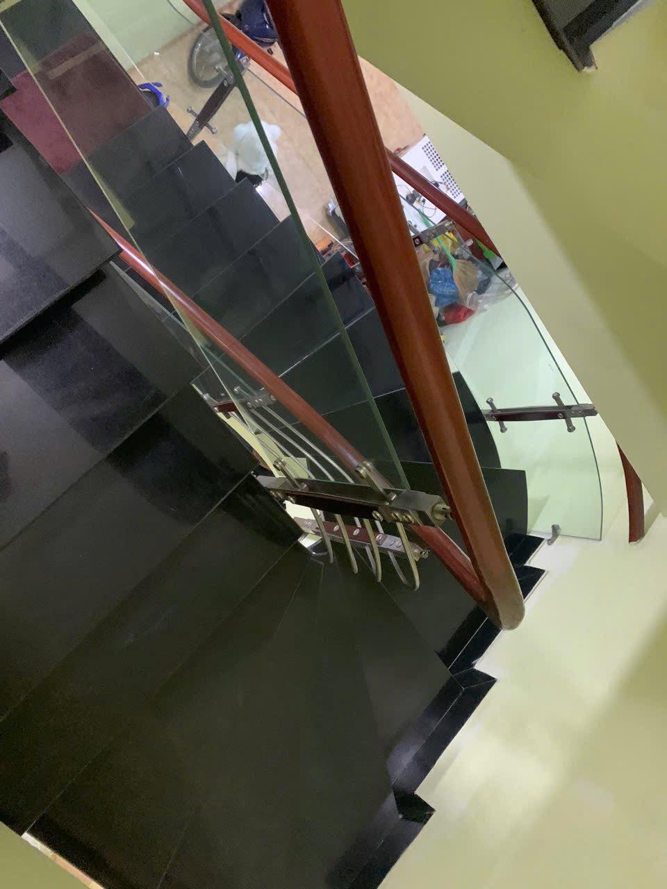Bán Nhà 3 Tầng Khu Chợ Loong Toong,DT:60m2 Vị Trí Đẹp !!!