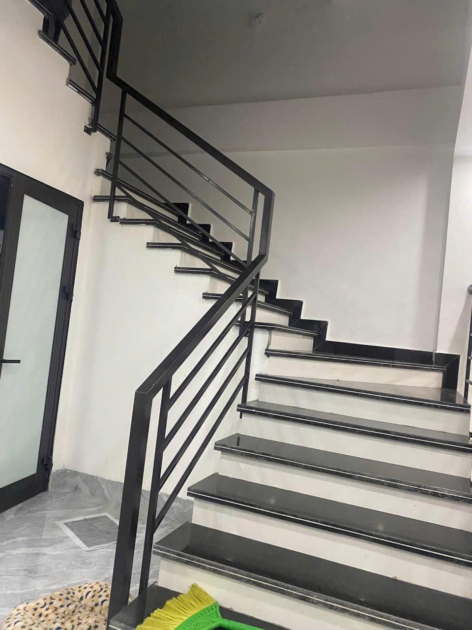 Bán Nhà 2 Tầng 1 Tum Ngõ 16 Cao Xanh,DT:71.4m2,MT:7.6m Giá Rẻ !!!
