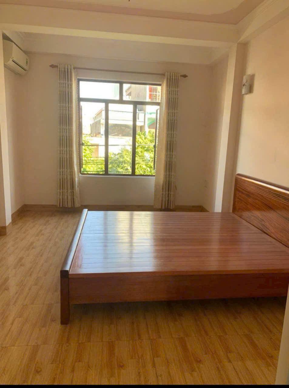 Bán Nhà 4 Tầng Mặt Đường Thành Công,P.Cao Xanh. DT:60m2 Siêu Rẻ !!!
