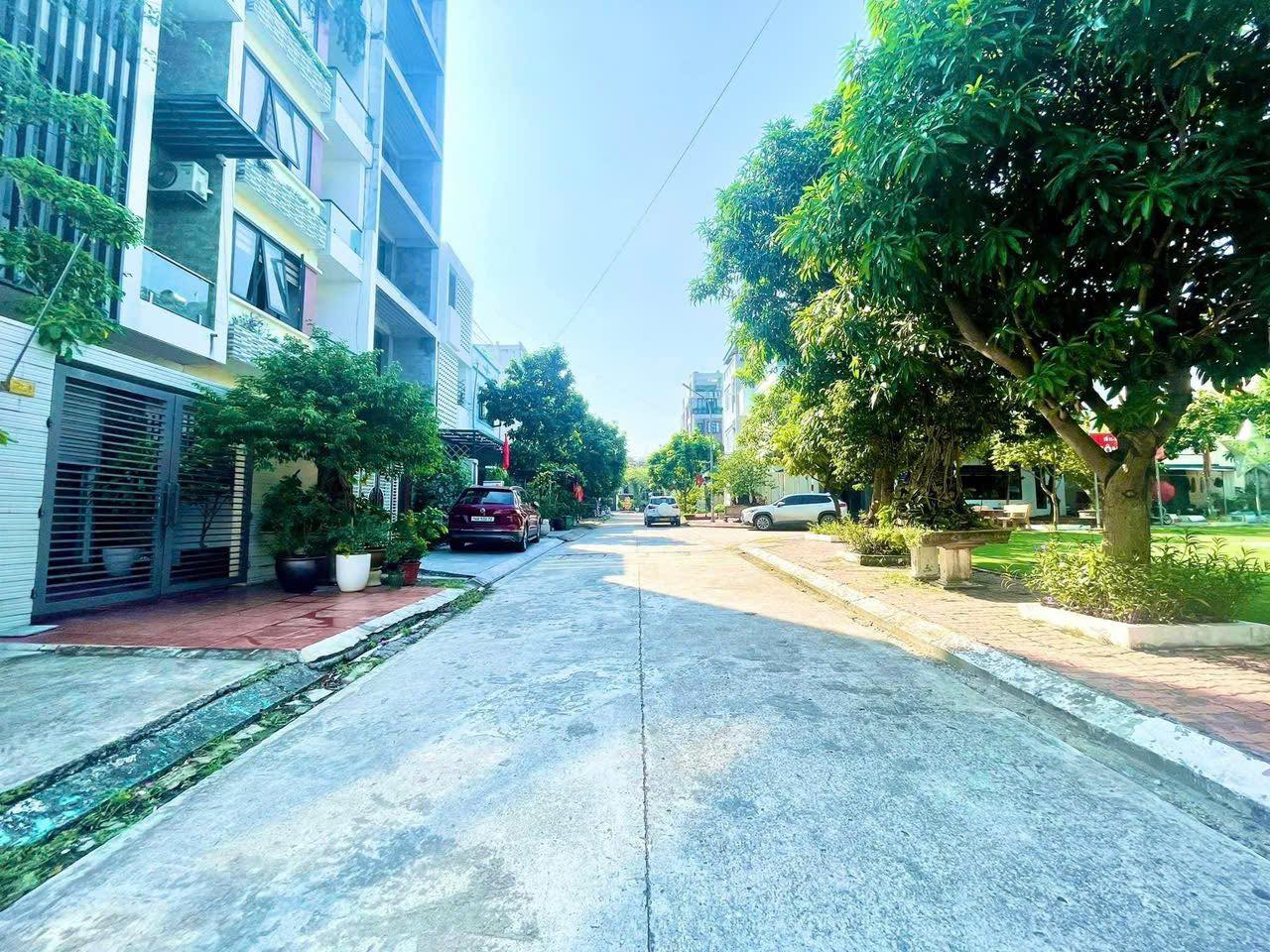 Bán Đất KĐT Đồi Mắm Tôm,Hạ Long. DT:90m2,MT:4.5m View Vườn Hoa !!!