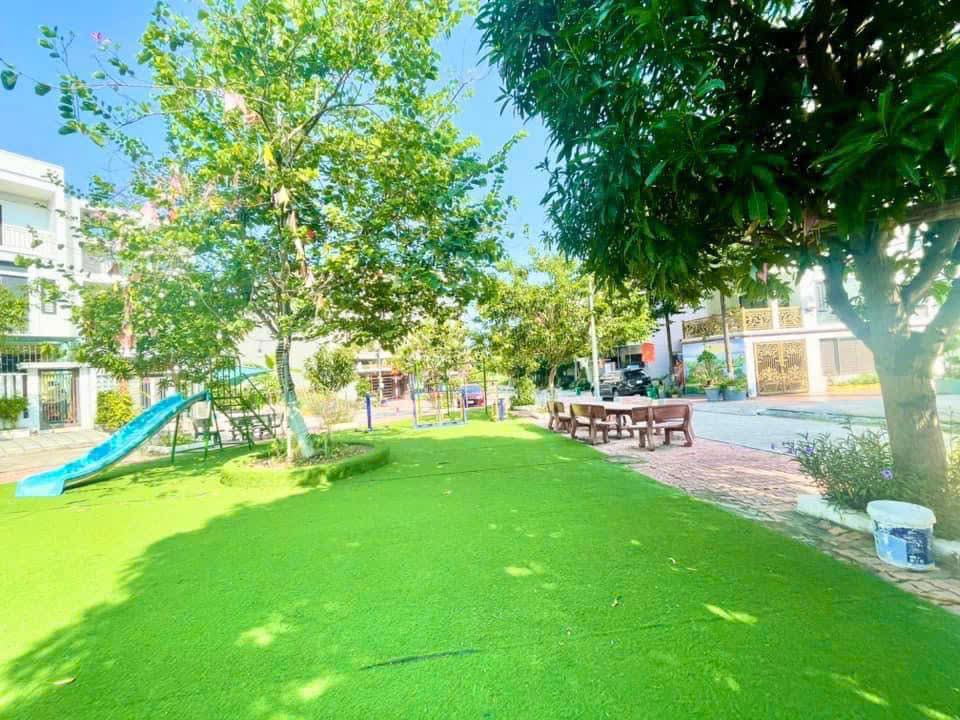 Bán Đất KĐT Đồi Mắm Tôm,Hạ Long. DT:90m2,MT:4.5m View Vườn Hoa !!!