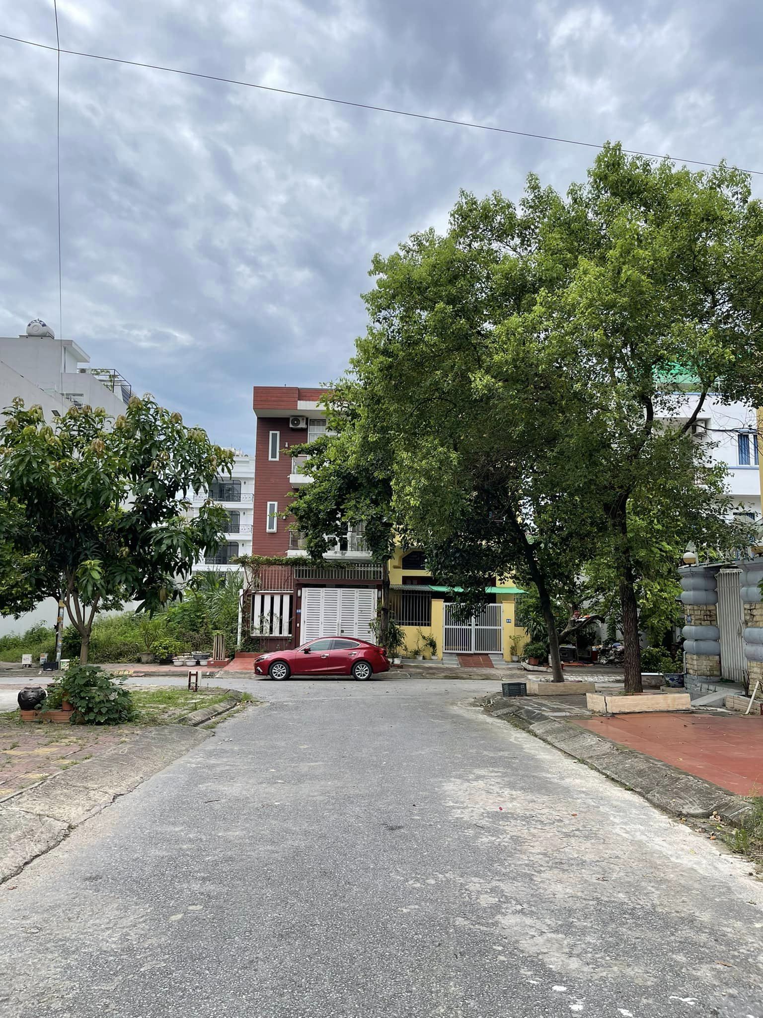 Bán Lô B’1 ô 27 KĐT Vựng Đâng,Cenco5. DT:103m2,MT:6m Nở Hậu !!!