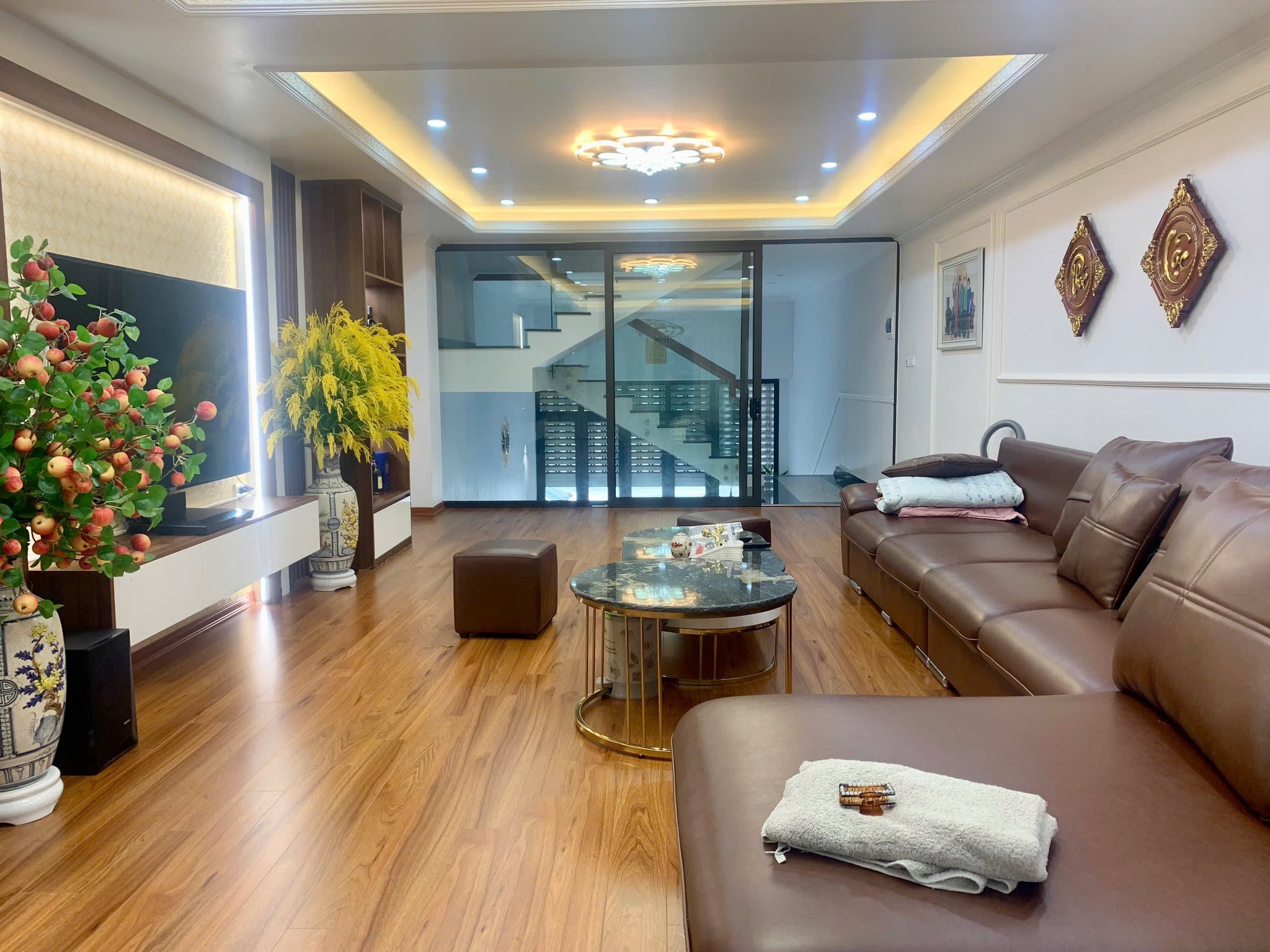 Bán Nhà 3.5 Tầng Trung Tâm Cột 3. DT:67.5m2,MT:4.5m Quay Biển !!!