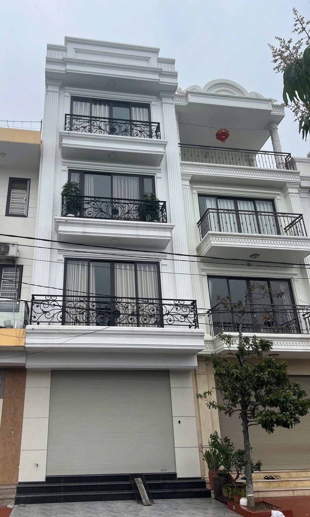Bán Nhà 5 Tầng Sau Lideco Trần Hưng Đạo DT:40.5m2 Oto Đỗ Cửa