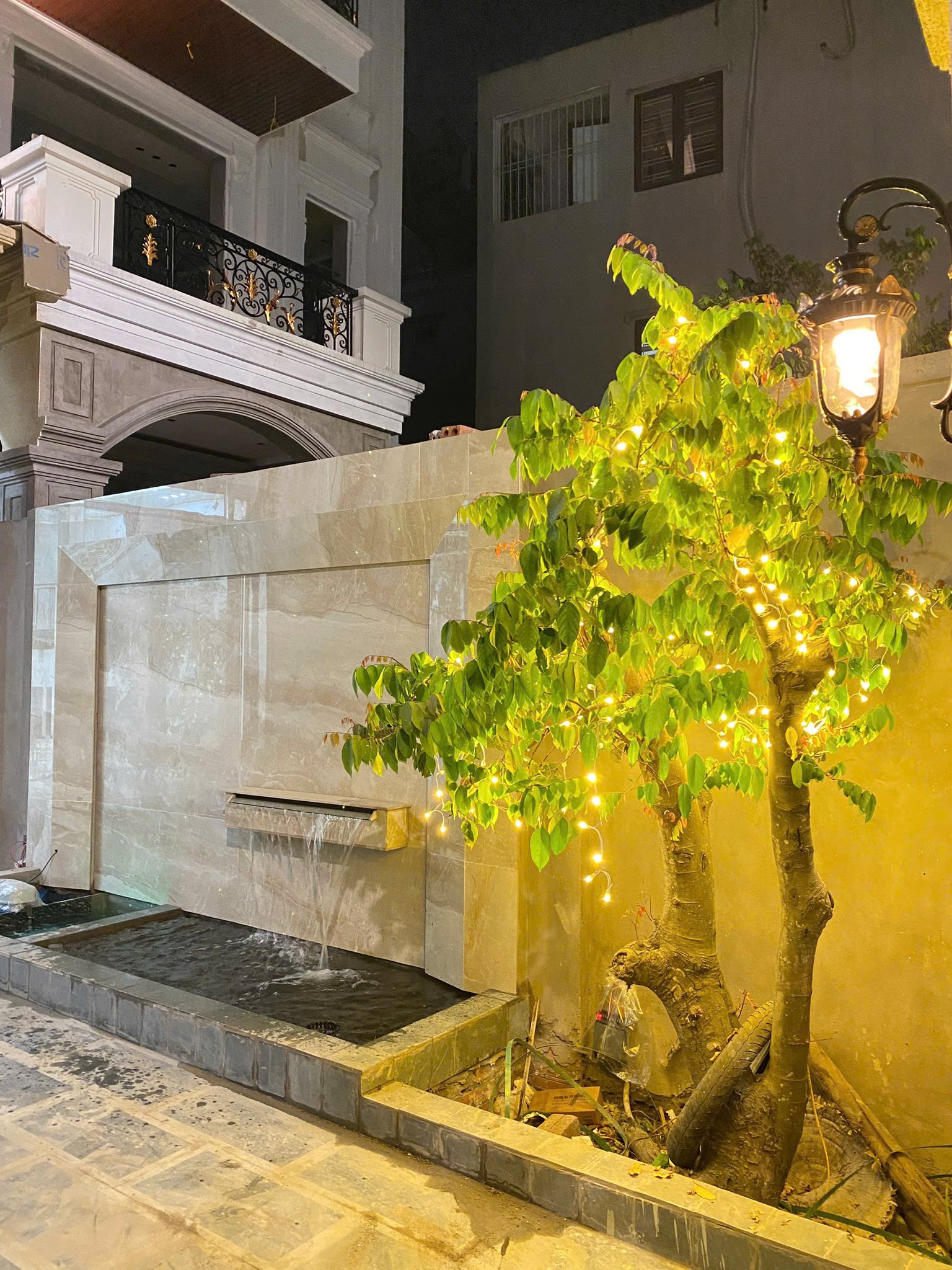 Bán Nhà 4 Tầng Ngõ 20 Cao Xanh Siêu Đẹp. DT:120m2 Tân Cổ Điển !!!