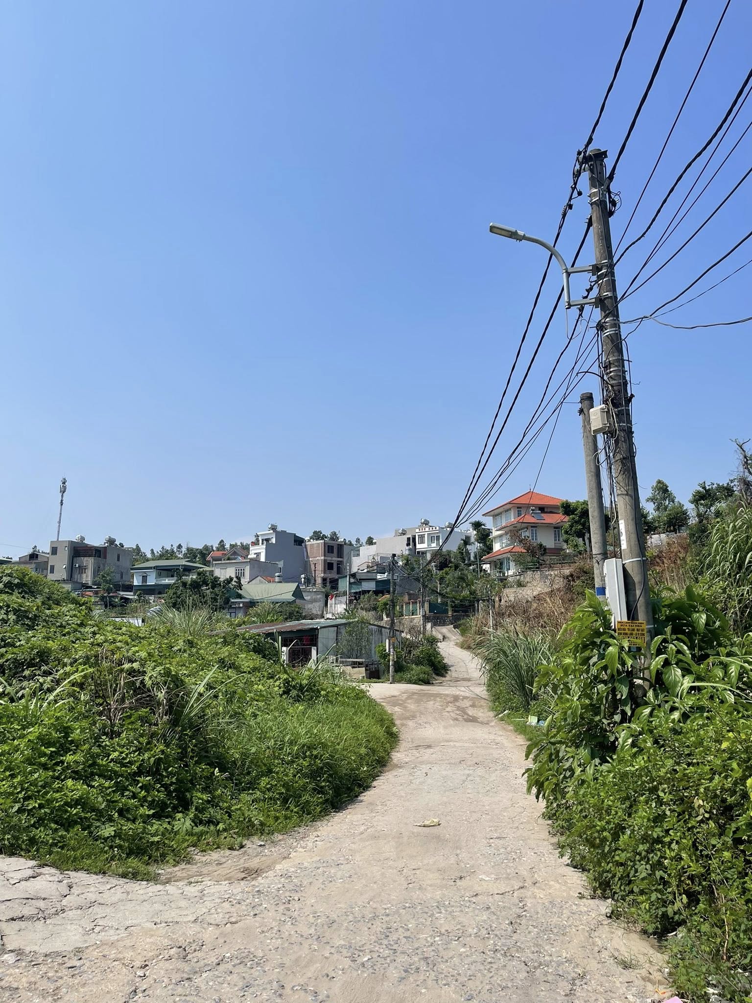 Bán Ô Góc Ngõ 20 Cao Xanh thông Ngõ 28 Cao Xanh. DT:52.3m2 Giá Rẻ !!!