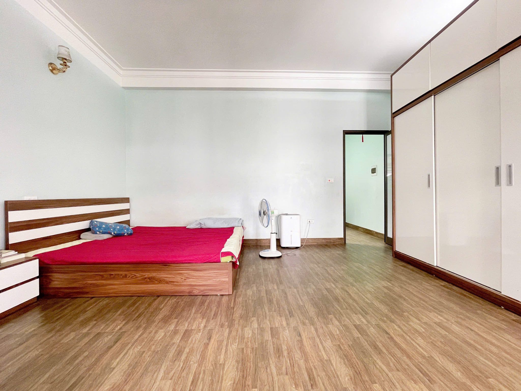 Bán Nhà 3 Tầng Giáp KĐT Bãi Muối,P.Cao Thắng. DT:58m2,MT:5.5m !!!