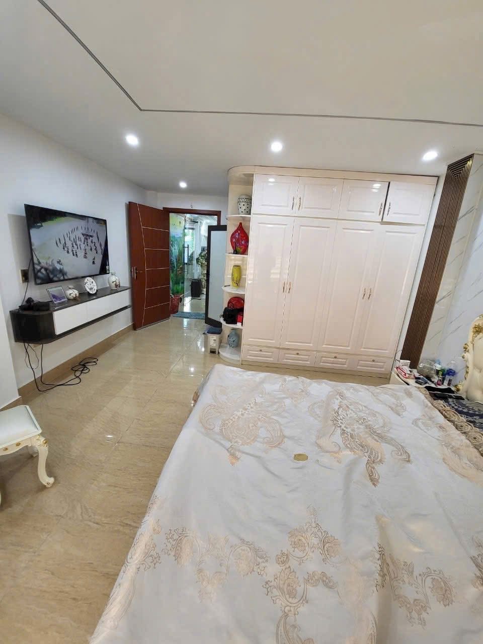 Bán Nhà 5 Tầng Khu Vực Trần Hưng Đạo,Hạ Long. DT:54.7m2 Oto Đỗ Cửa !!!