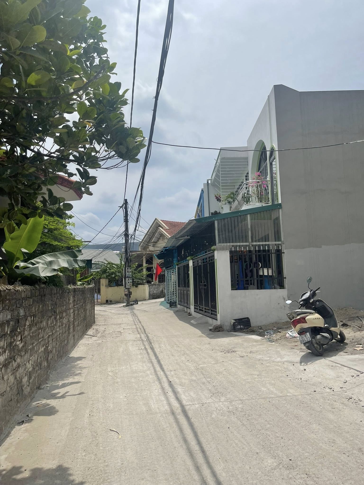 Bán Nhà 3 Tầng Mặt Chính Sau UBND P.Hà Khánh. DT:60m2,MT:4.5m !!!